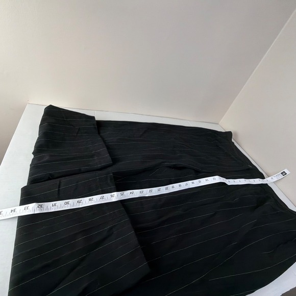 Rafaella Woman's Black Pinstripe Suit Size 20W Pants & Jacket - Picture 9 of 11